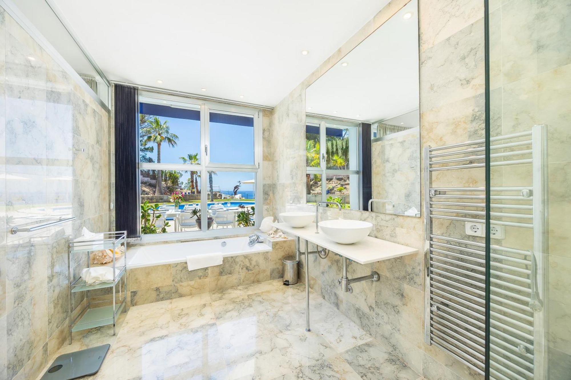 Bay Blue Villa