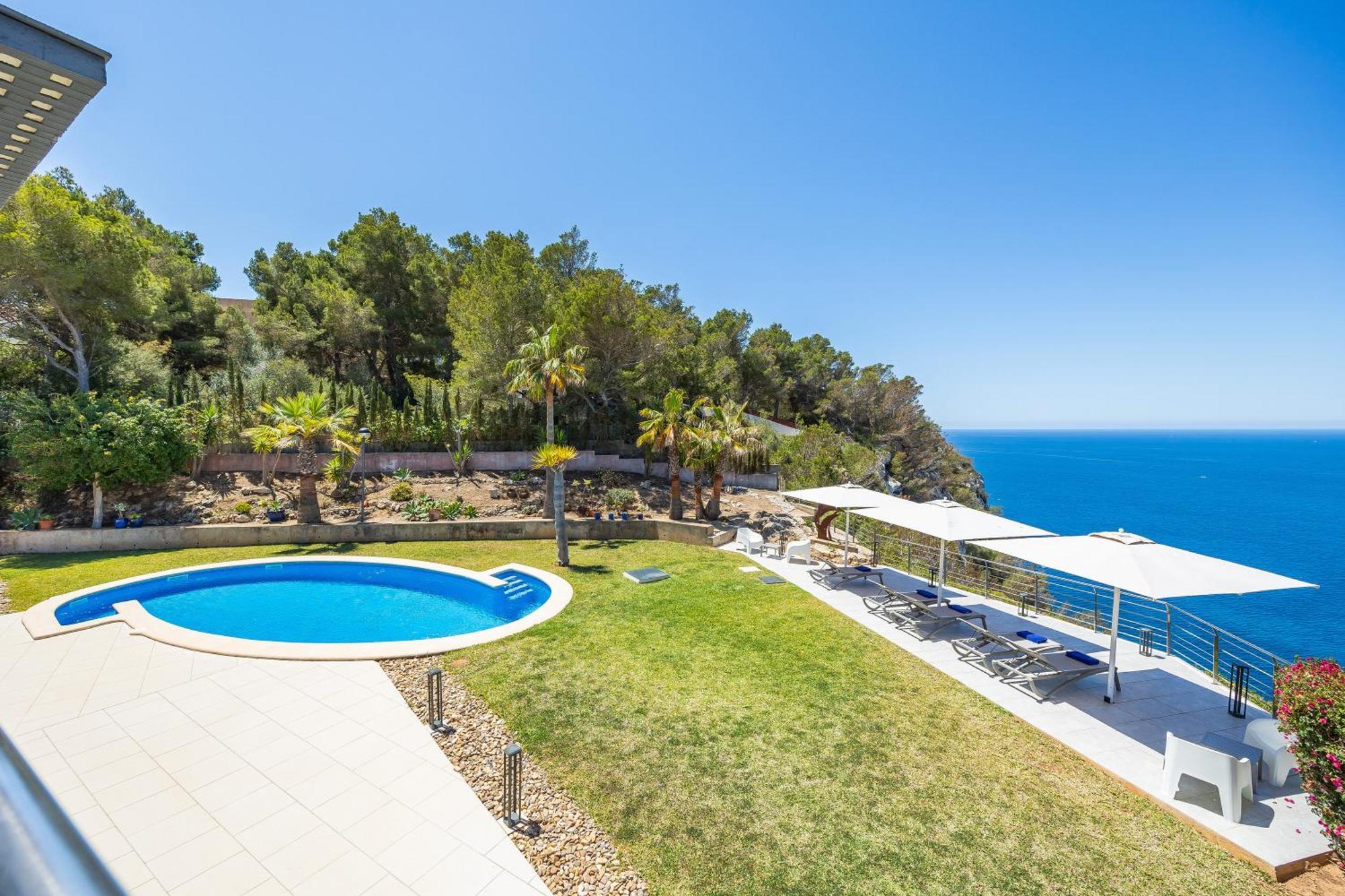 Bay Blue Villa